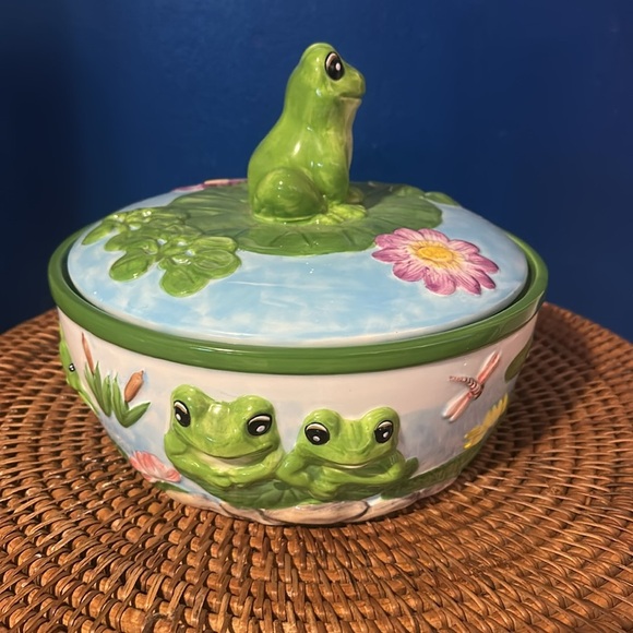 Rare KK Soup Tureen & Lid Hand-painted Embossed 3D Frog Ceramicware - Picture 4 of 7